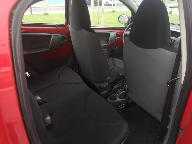 Toyota Aygo 1.0 ГАЗОВА УРЕДБА , снимка 14 - Автомобили и джипове - 46449564