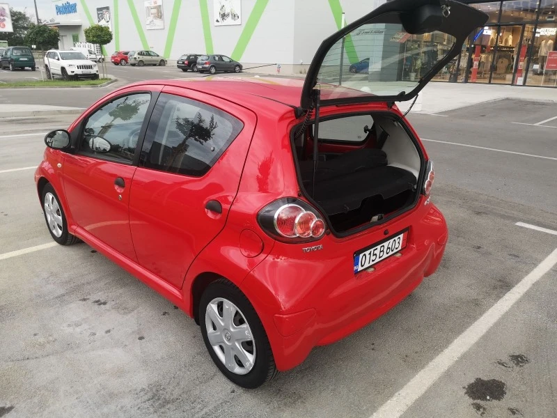 Toyota Aygo 1.0 ГАЗОВА УРЕДБА , снимка 8 - Автомобили и джипове - 46449564