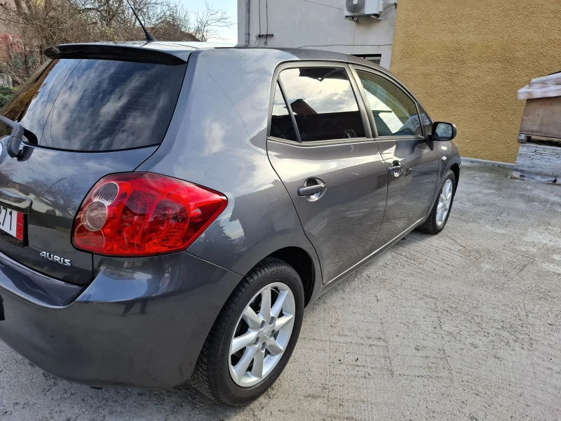 Toyota Auris 1.4D4D Уникат , снимка 7 - Автомобили и джипове - 48242924