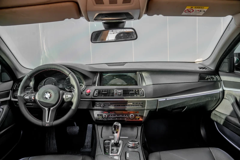 BMW 530 D * M-PERFORMANCE* LASER * 360CAM * HUD * DIGITAL, снимка 9 - Автомобили и джипове - 48790582