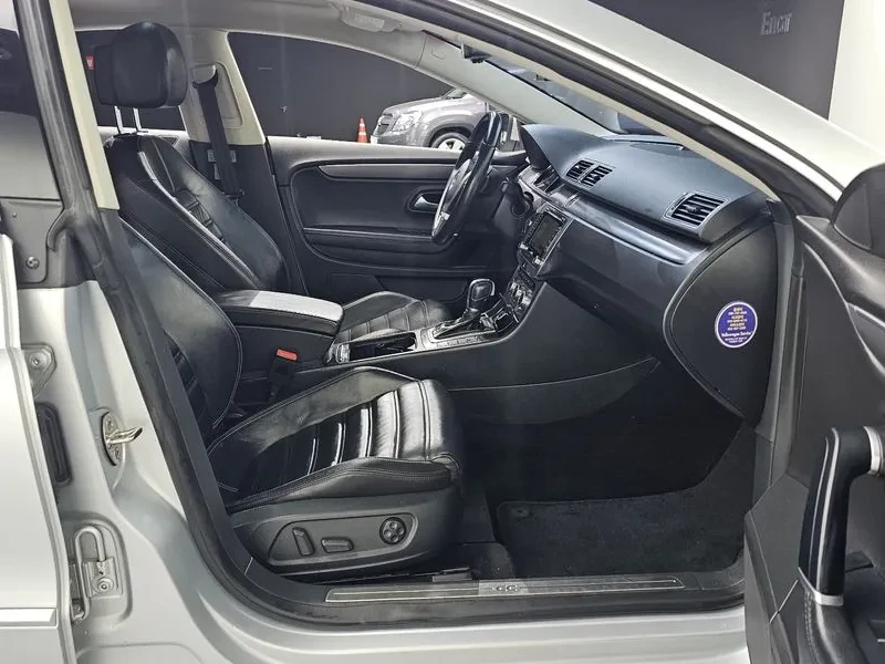 VW CC 2.0 TDI 4Motion, снимка 11 - Автомобили и джипове - 54303467