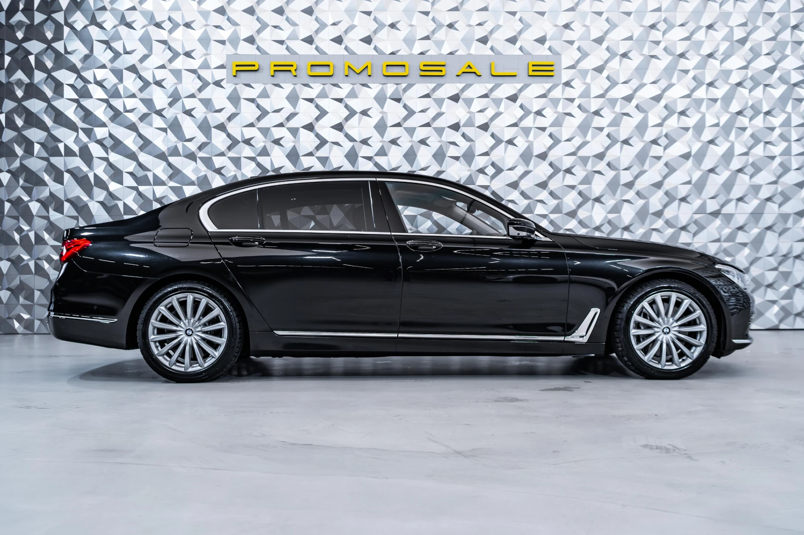 BMW 750 Li xDrive* Executive* Sky Lounge* Монитори*  - изображение 6