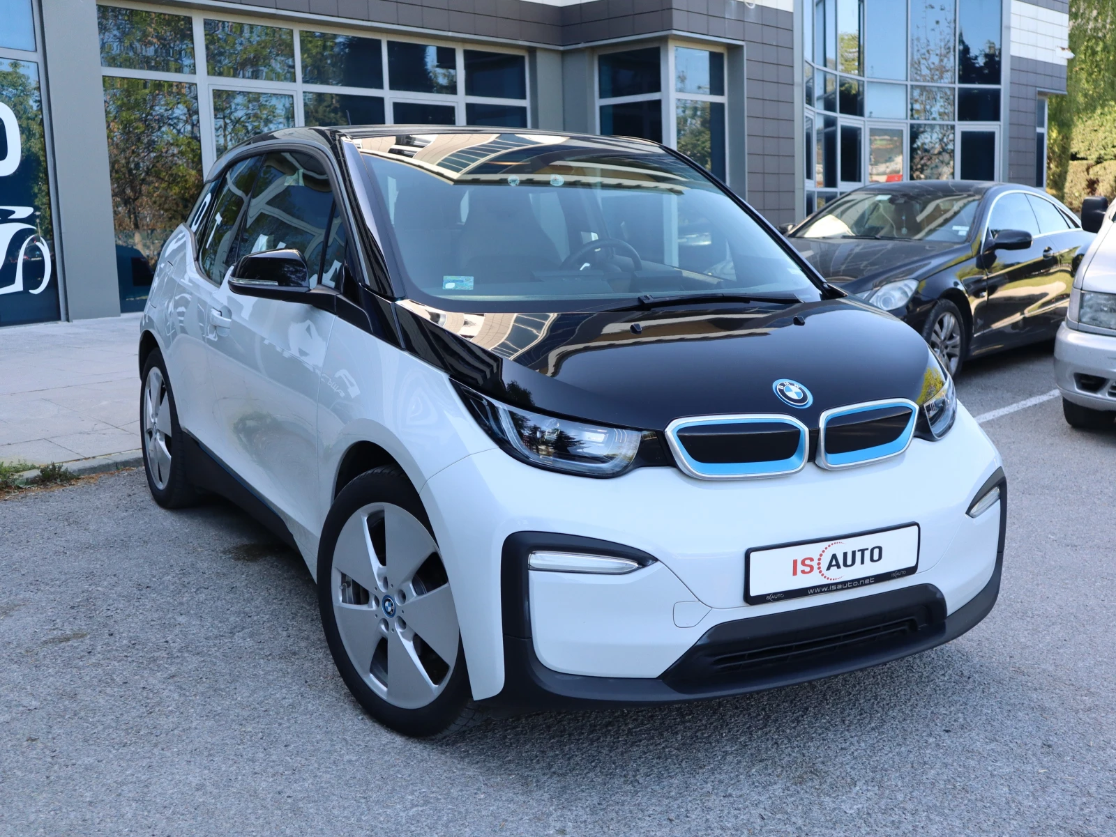 BMW i3 120Ah/Navi/Led - изображение 2