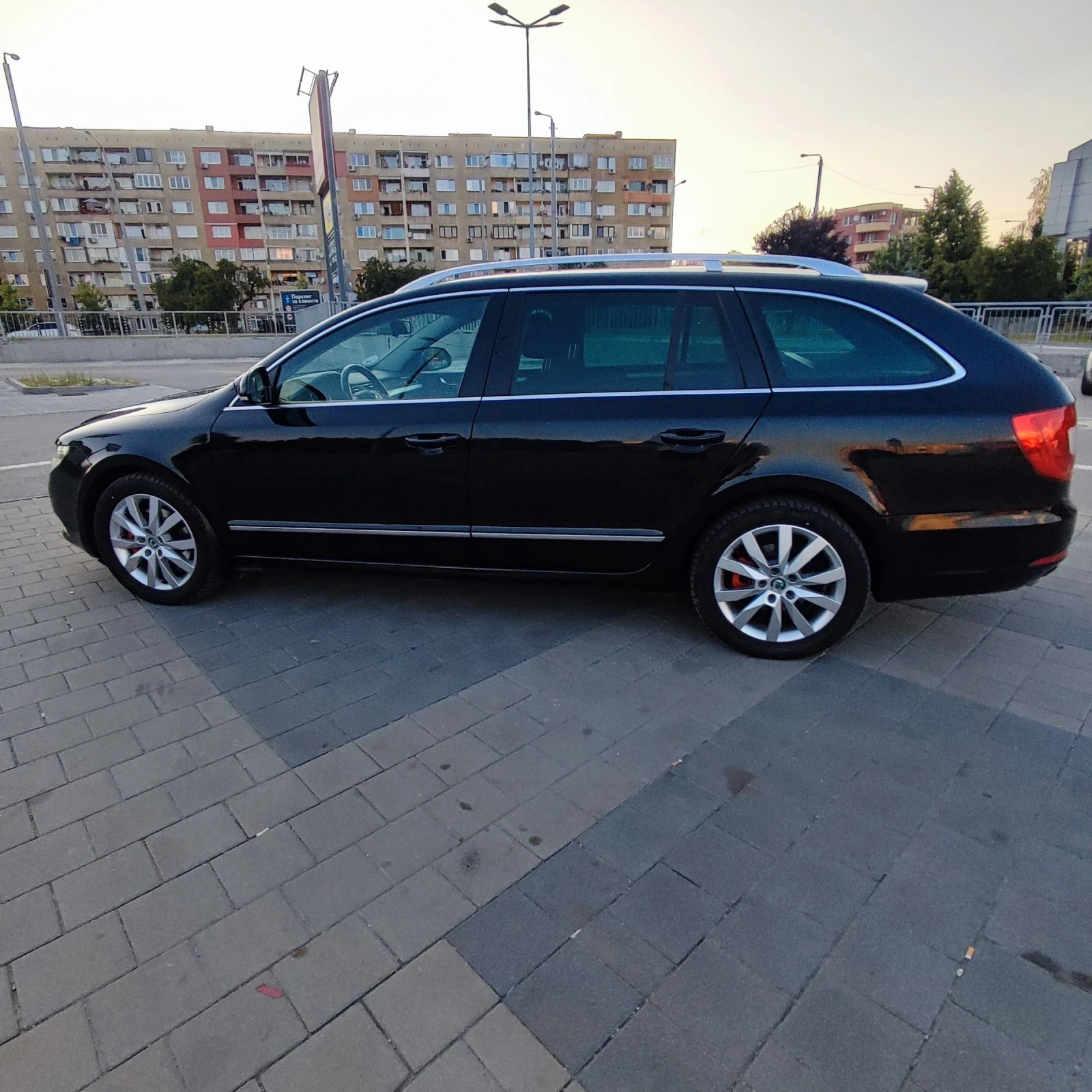 Skoda Superb 2.0TDI* AVTOMAT* 4X4* FULL*  - изображение 7