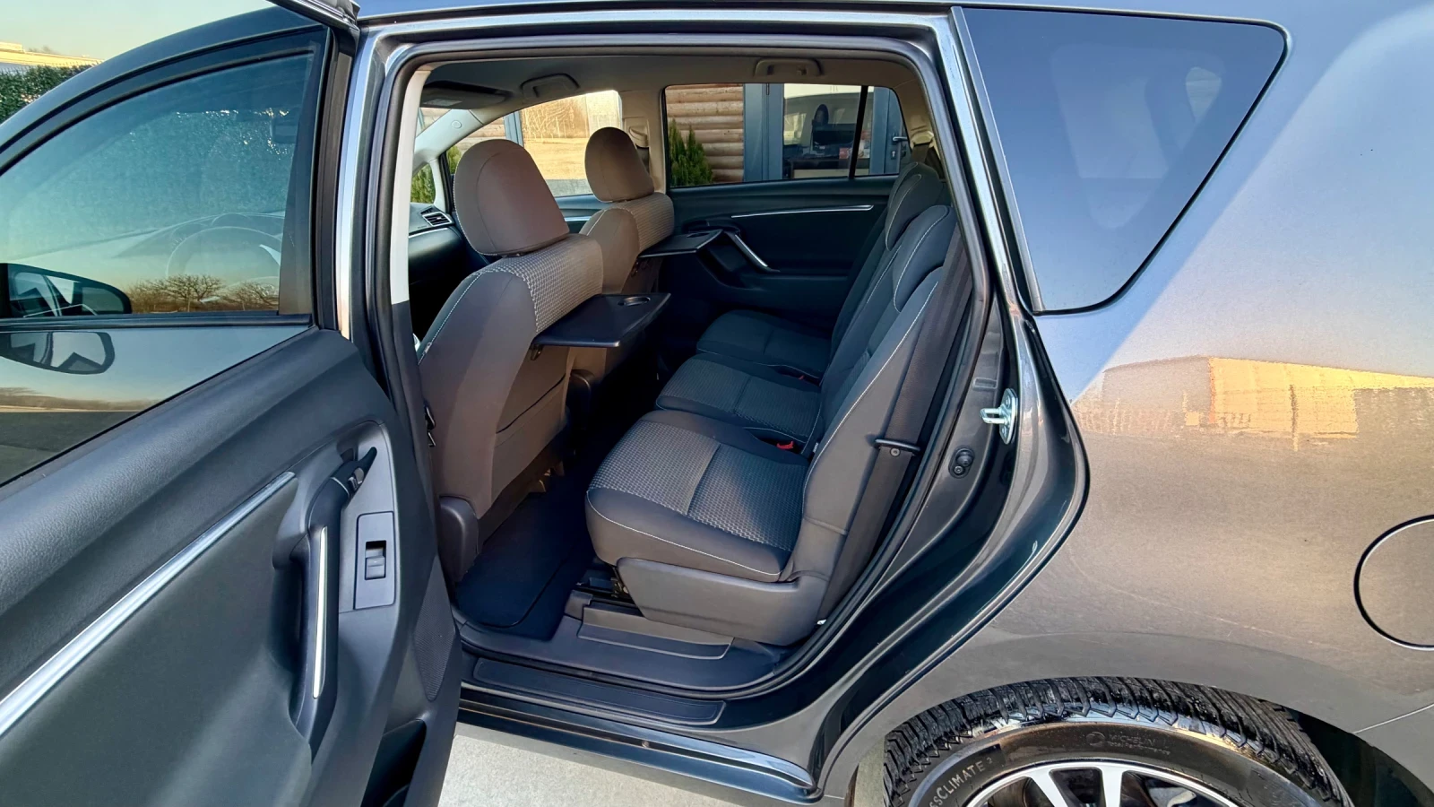 Toyota Verso 1.8 VALVEMATIC* NAVI* CAMERA* LED* XENON | Mobile.bg � ����������� 13