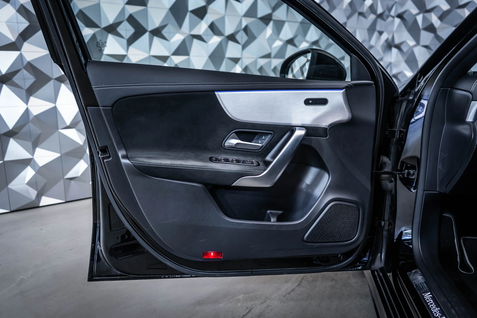 Mercedes-Benz A 200 d AMG* Night* Edition, снимка 7 - Автомобили и джипове - 54342463