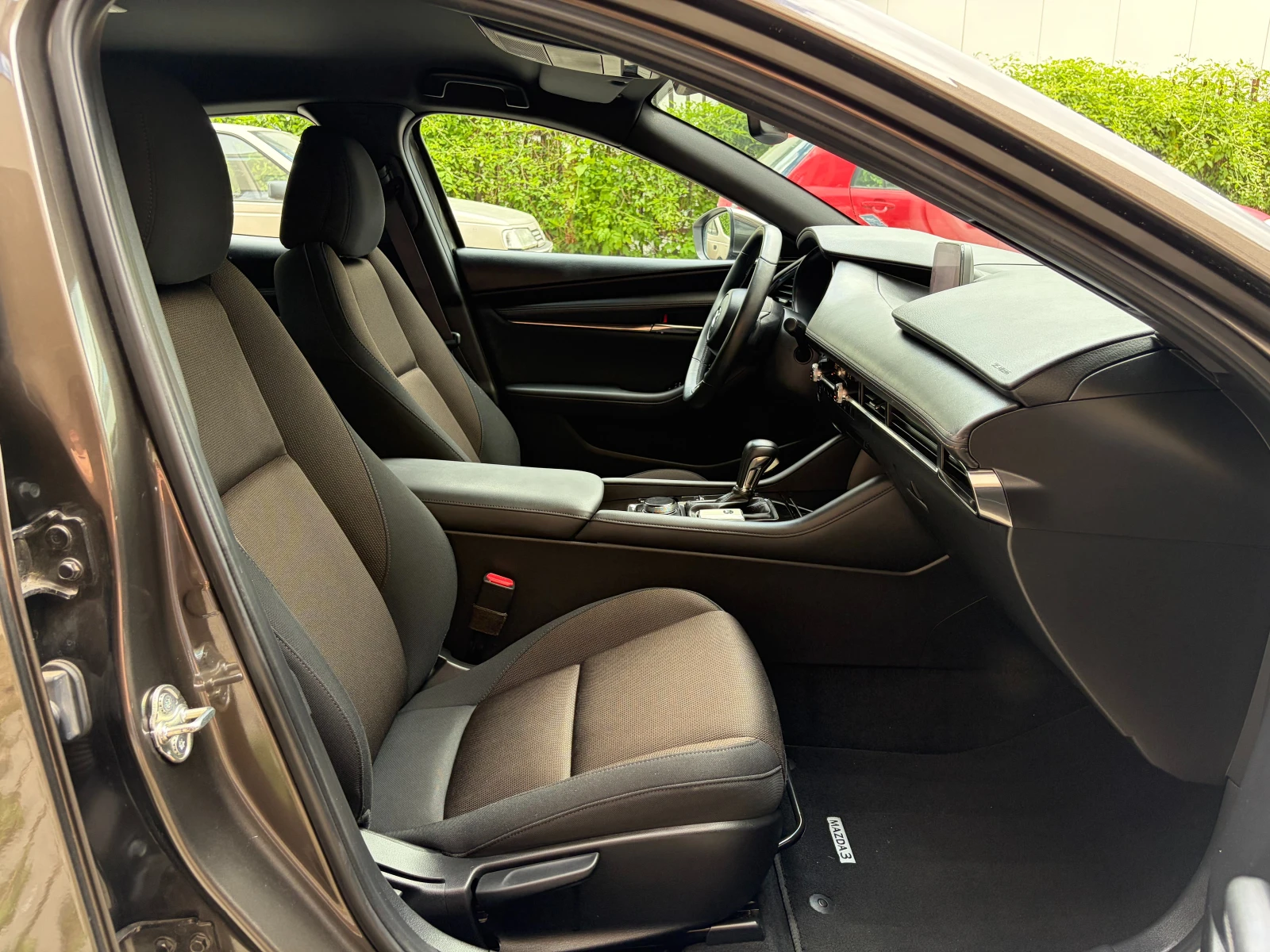 Mazda 3 2.0 SkyActiv-G , снимка 15 - Автомобили и джипове - 54704919