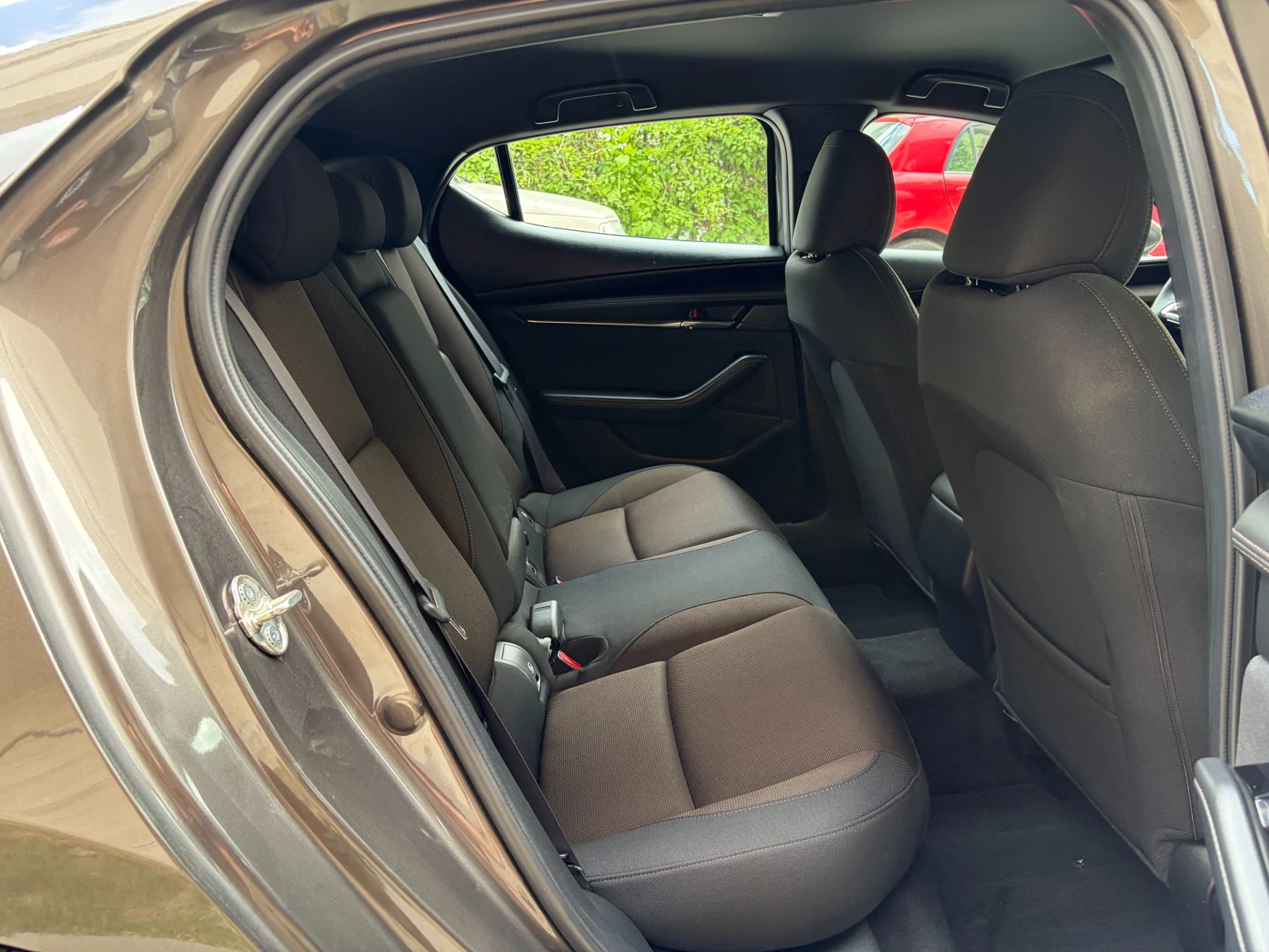 Mazda 3 2.0 SkyActiv-G , снимка 14 - Автомобили и джипове - 54704919