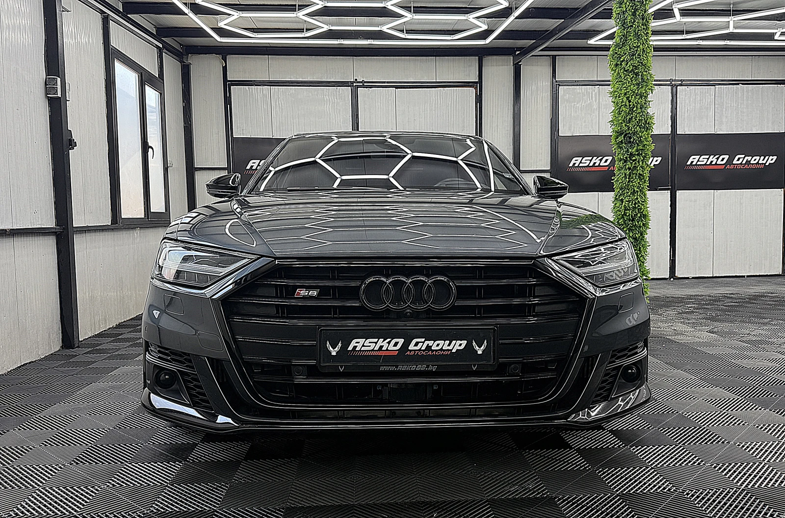 Audi S8 4.0TFSI/Carbon/B&O/Камера 360/HuD/Дистроник/Обдухв, снимка 2 - Автомобили и джипове - 54852596