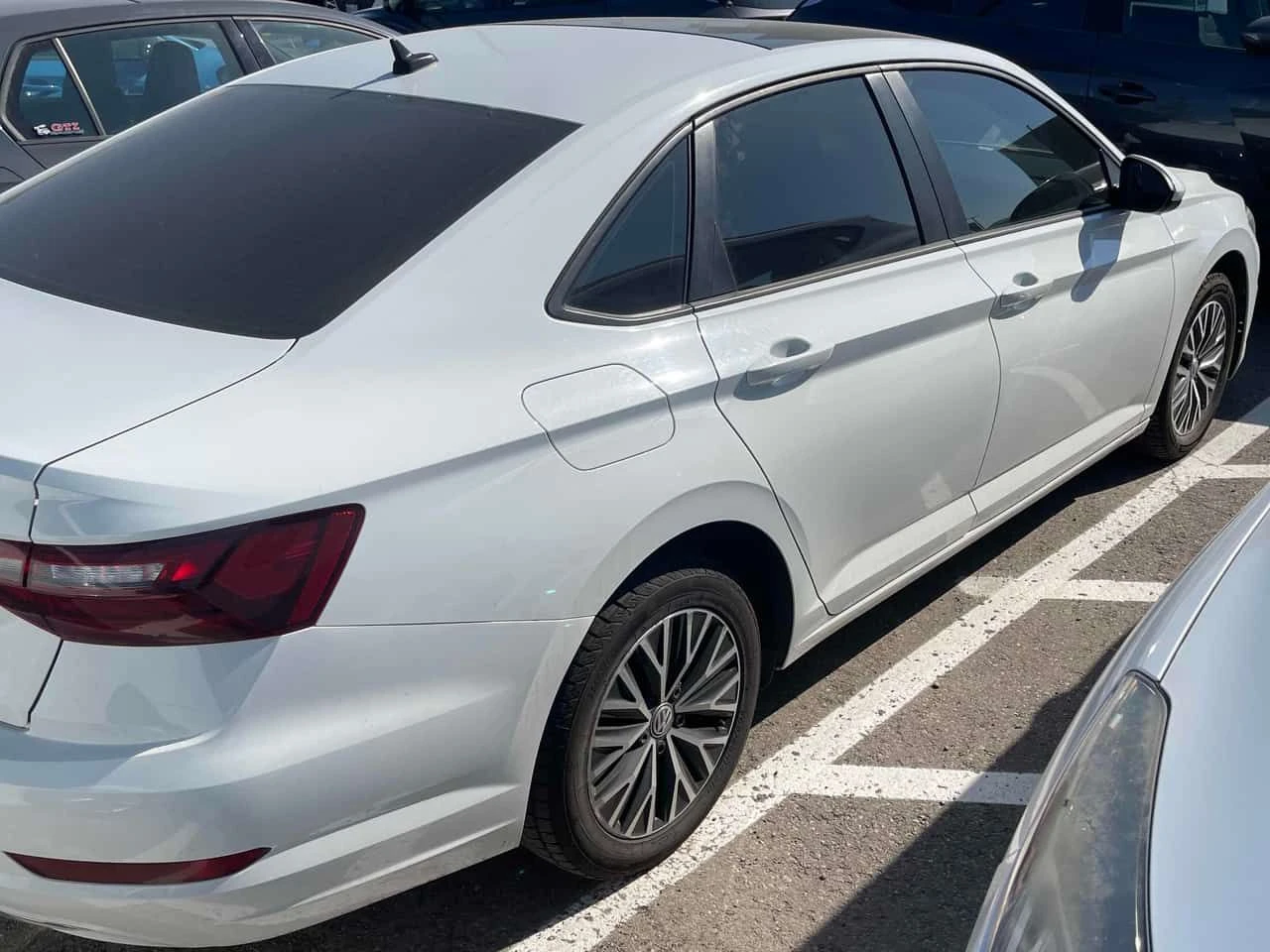 VW Jetta * Highline * CARFAX * БЕЗ ПЪРВОНАЧАЛНА ВНОСКА, снимка 3 - Автомобили и джипове - 55206935
