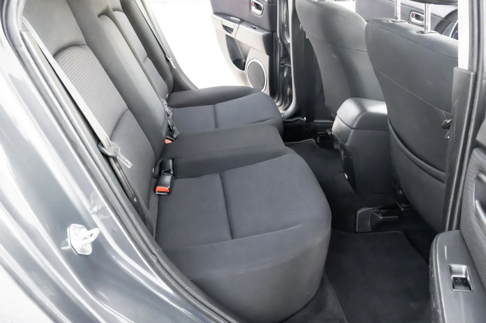 Mazda 3 1.6i face, снимка 13 - Автомобили и джипове - 55227294
