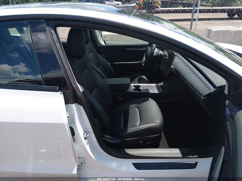 Tesla Model 3 Long Range Dual Motor All-Wheel Drive, снимка 5 - Автомобили и джипове - 55272142