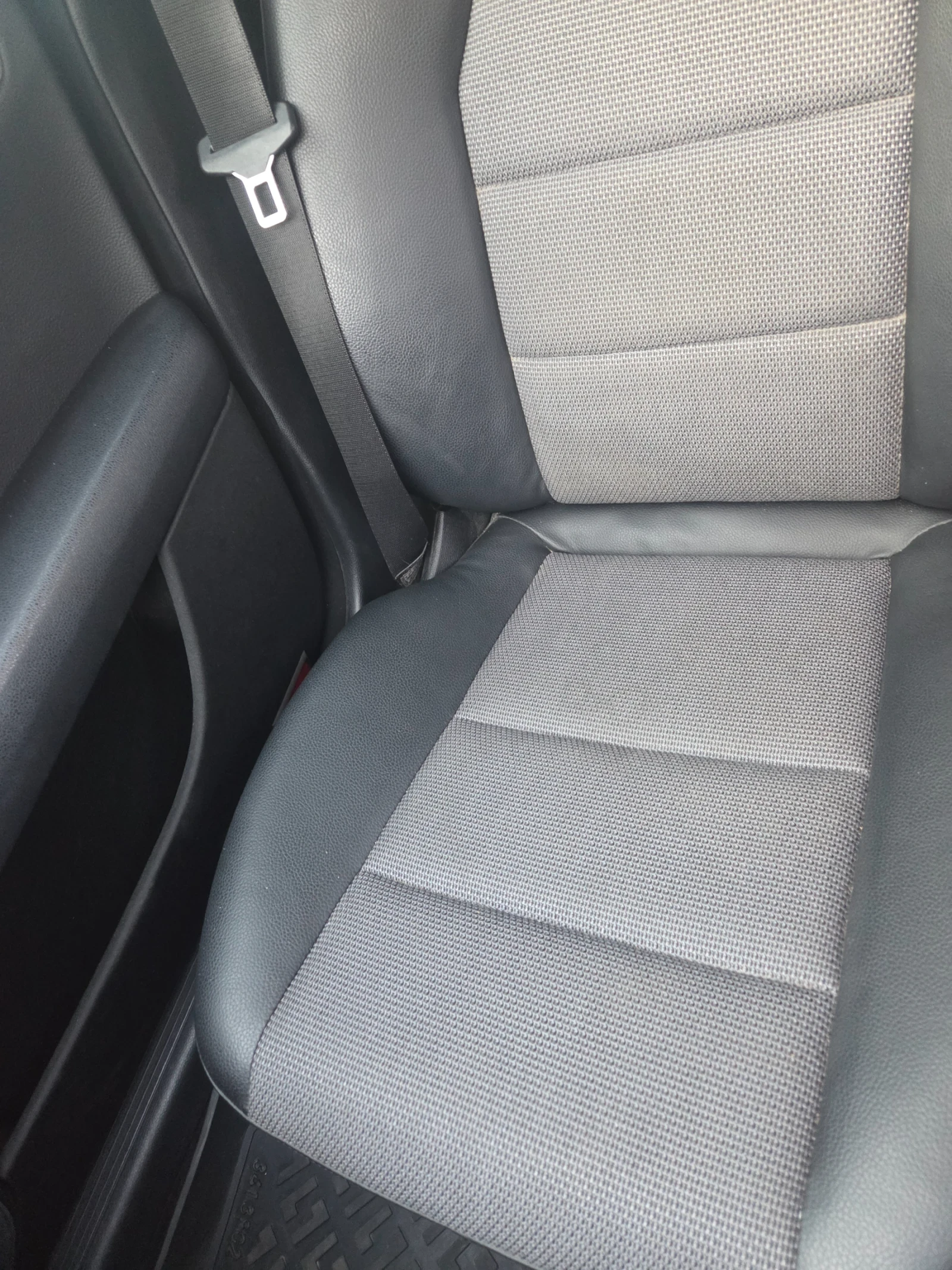 Mercedes-Benz C 180, снимка 11 - Автомобили и джипове - 55427079