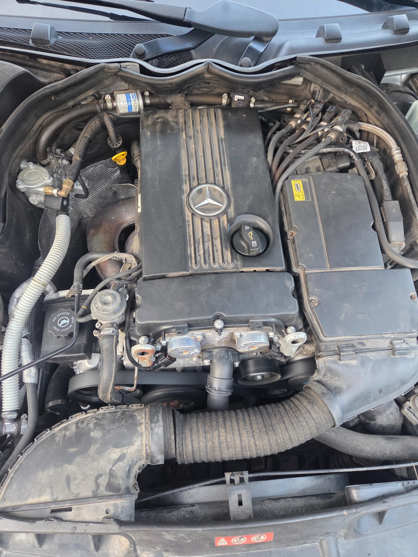 Mercedes-Benz C 180, снимка 13 - Автомобили и джипове - 55427079