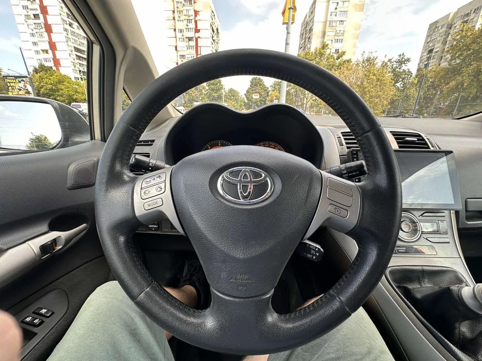 Toyota Auris 2.0 D4D, снимка 9 - Автомобили и джипове - 55885060