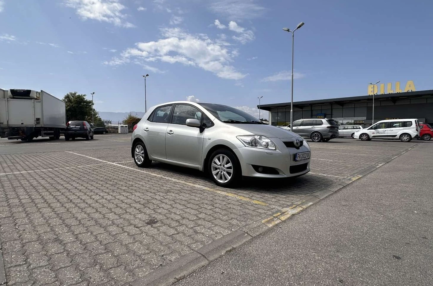Toyota Auris 2.0 D4D, снимка 2 - Автомобили и джипове - 55885060