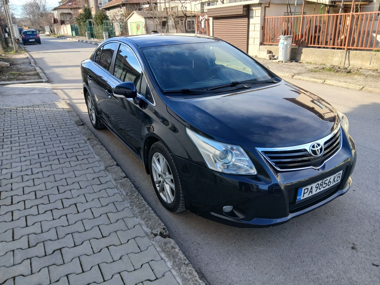 Toyota Avensis 2.0D4D, снимка 2 - Автомобили и джипове - 55909594