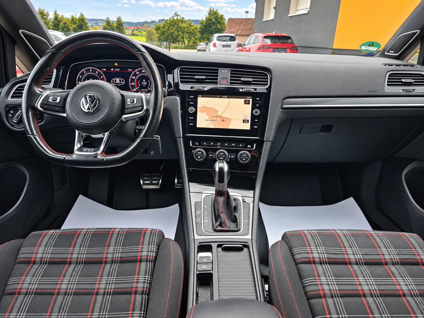 VW Golf GTI Performance, снимка 11 - Автомобили и джипове - 56233697