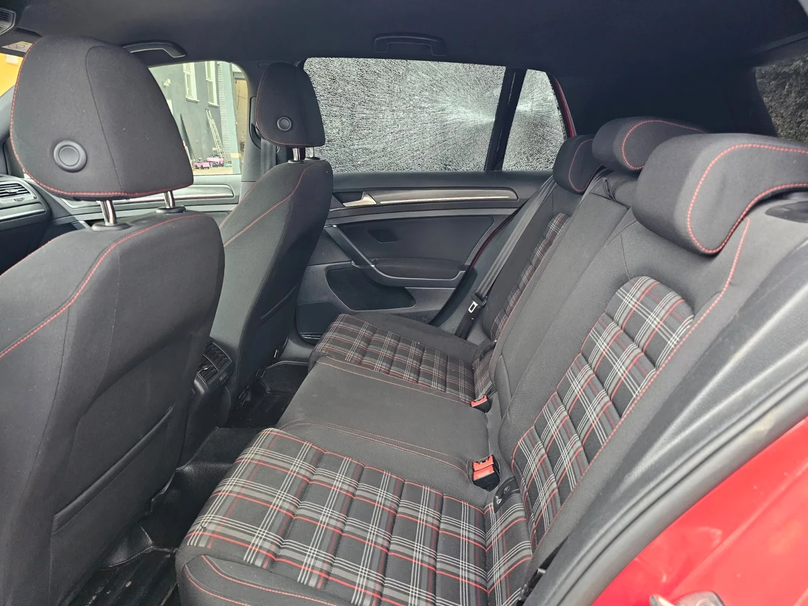 VW Golf GTI Performance, снимка 13 - Автомобили и джипове - 56233697