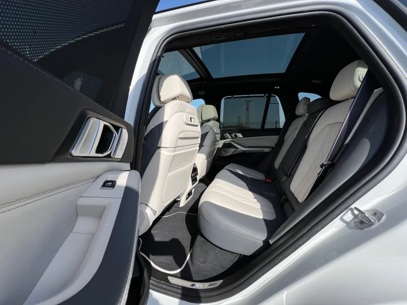 BMW X5 * X-Drive* 50e* M-Sport Pro* Full* , снимка 12 - Автомобили и джипове - 51541116