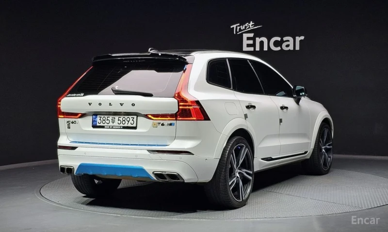 Volvo XC60, снимка 2 - Автомобили и джипове - 52907671