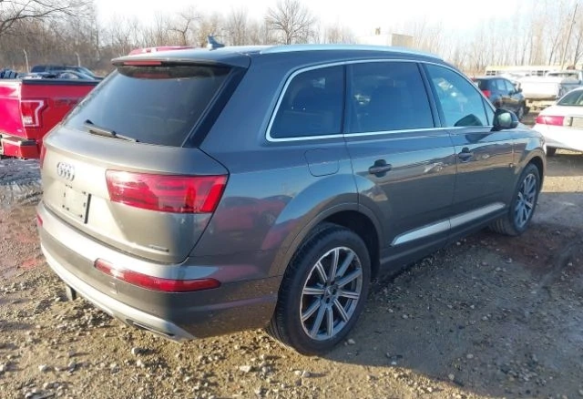 Audi Q7 55 Quattro* Bose* м.точка* подгрев* пано* , снимка 3 - Автомобили и джипове - 48715054