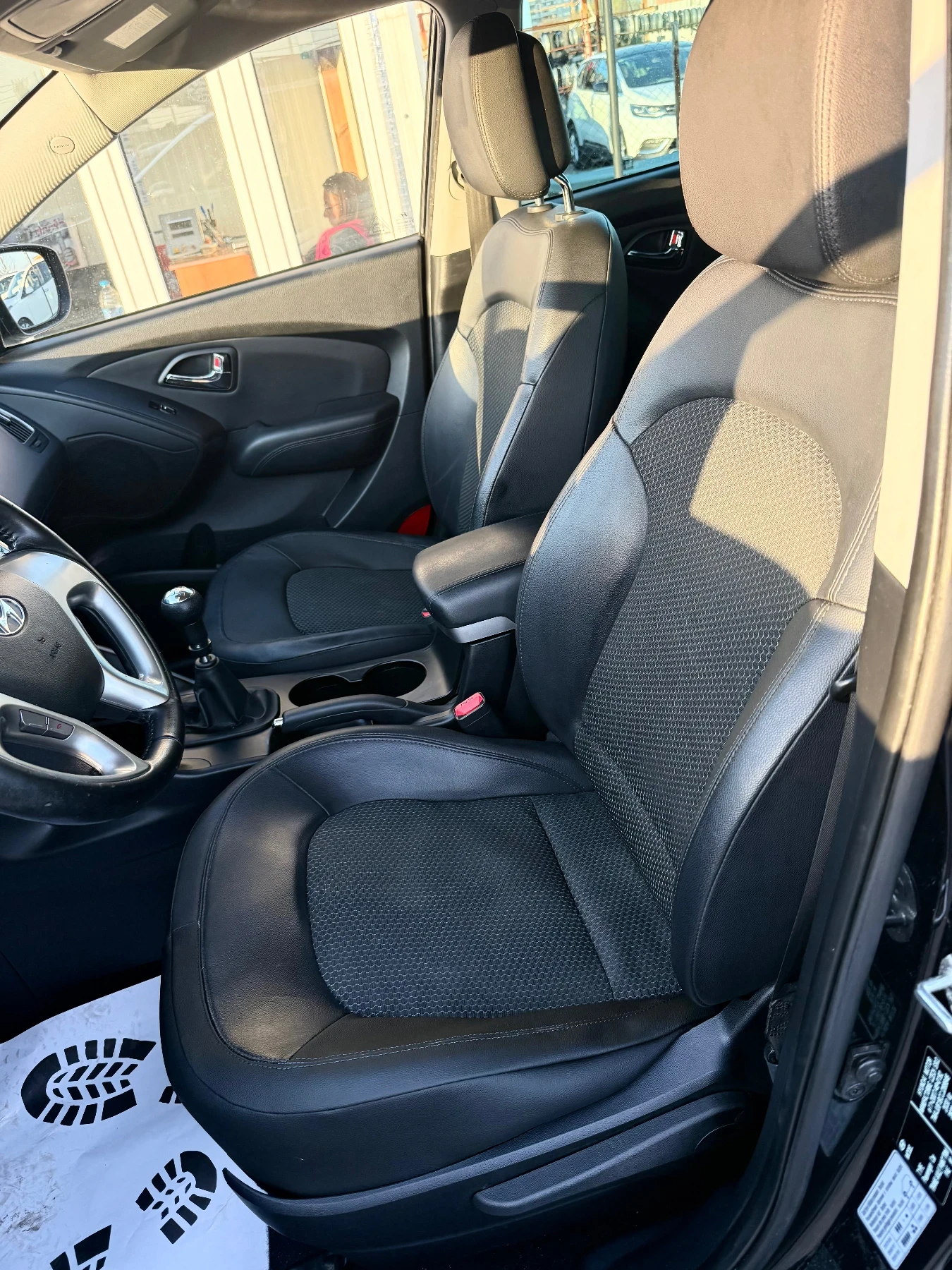 Hyundai IX35 2.0i-163к.с 4х4 Швейцария Пълна сервизна история., снимка 10 - Автомобили и джипове - 53802683