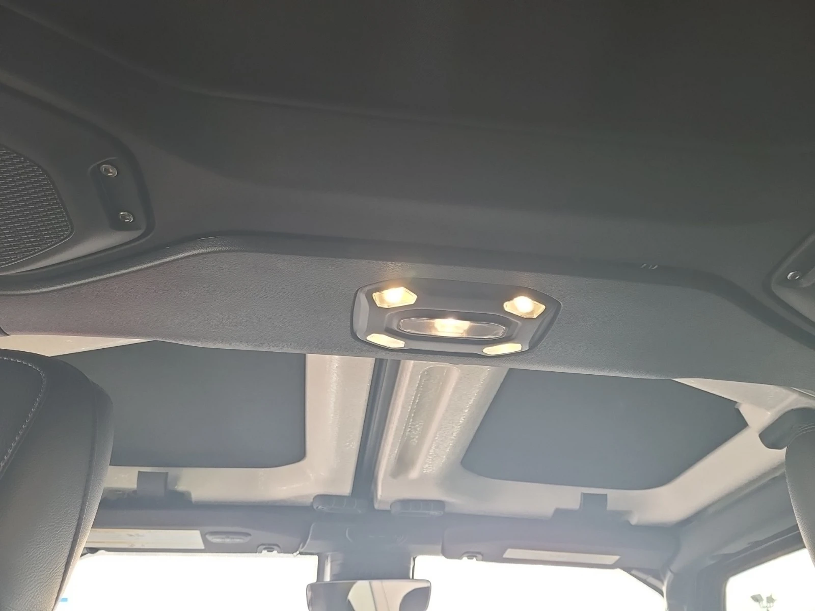 Jeep Wrangler 2L 4cyl 4WD, снимка 12 - Автомобили и джипове - 53891946