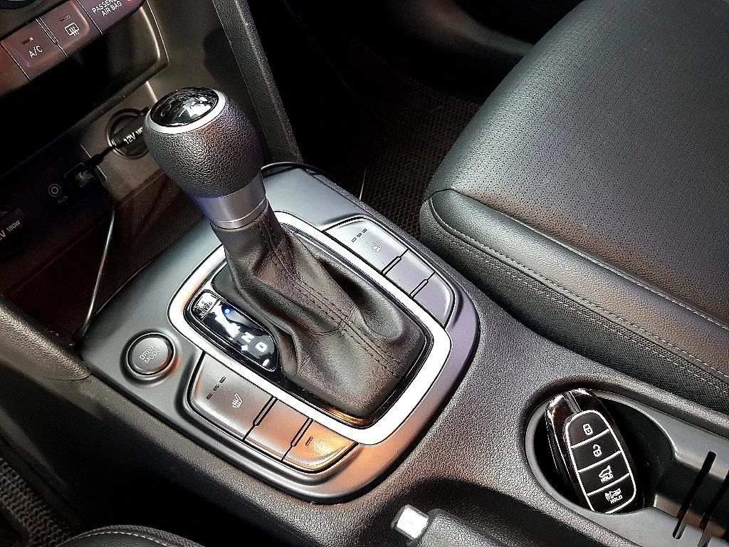 Hyundai Kona * 1.6* DIESEL* 2WD* ЦЕНАДОБГ!, снимка 14 - Автомобили и джипове - 55603319