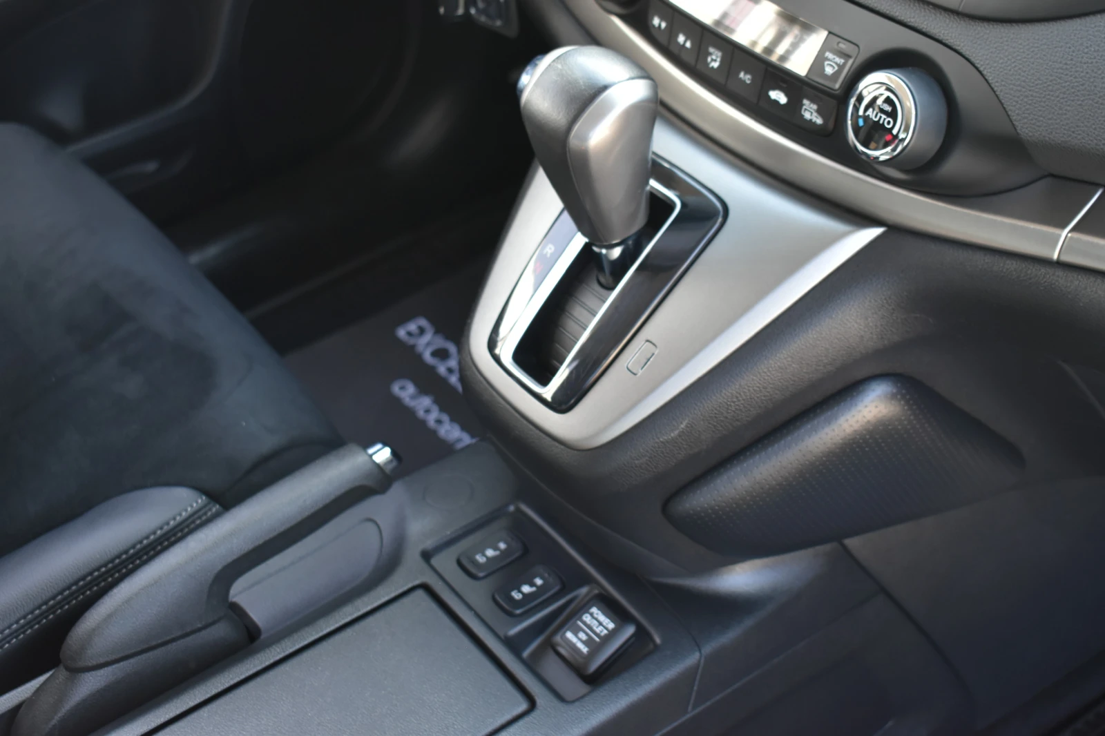 Honda Cr-v 2.0i* 4x4* LED, снимка 13 - Автомобили и джипове - 55815238