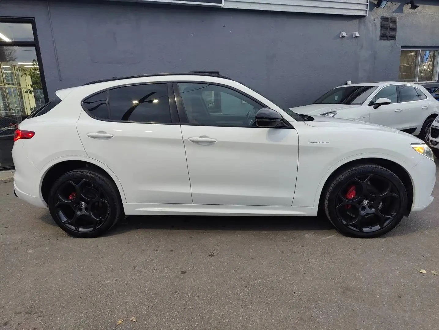 Alfa Romeo Stelvio Harman/Kardon * ����������* * ���� �� ��*  | Mobile.bg � ����������� 9