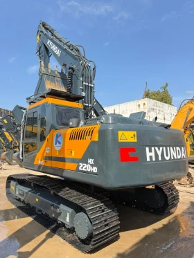 Багер Hyundai HX 200HD, снимка 3