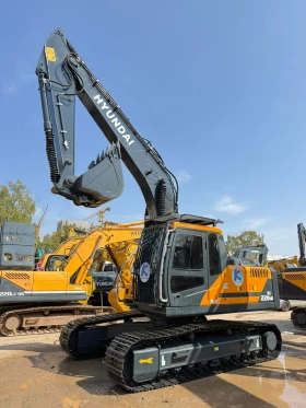 Багер Hyundai HX 200HD, снимка 1