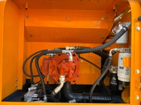 Багер Hyundai HX 200HD, снимка 10