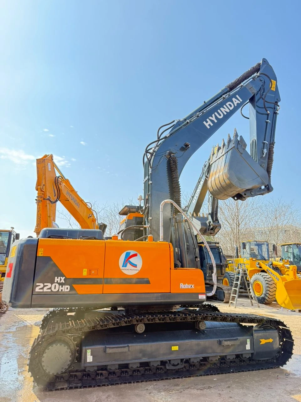 Багер Hyundai HX 200HD, снимка 4 - Индустриална техника - 53784936