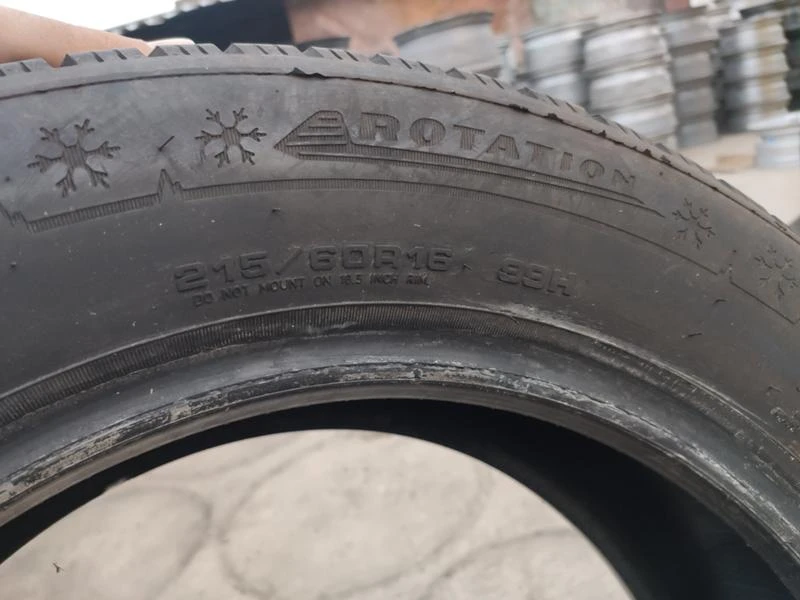 Гуми Зимни 215/60R16, снимка 8 - Гуми и джанти - 30462266