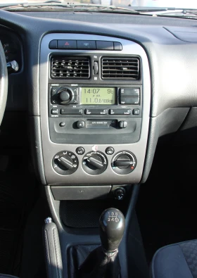 Toyota Avensis 1.8i С РЕГИСТРАЦИЯ   , снимка 10