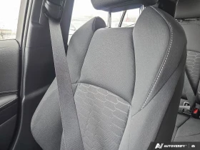 Toyota Corolla SE FWD, снимка 16