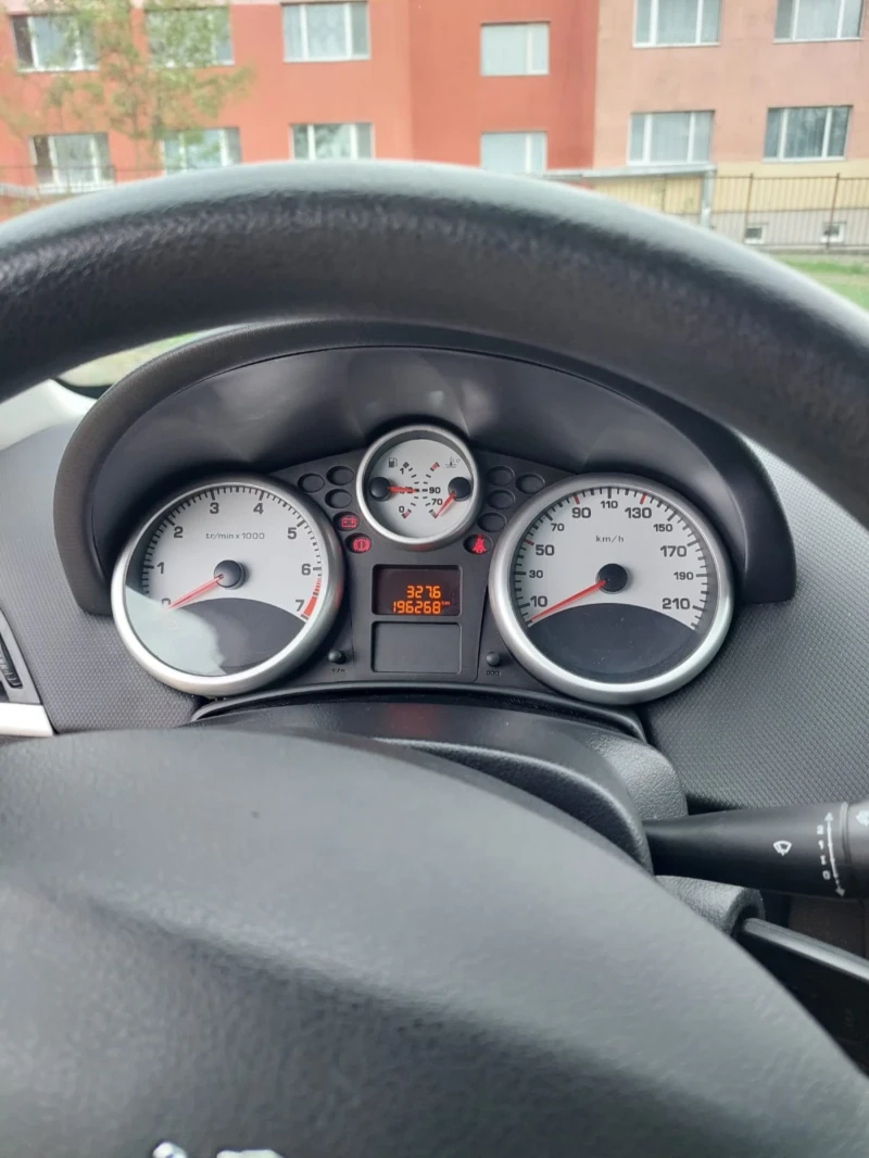 Peugeot 207, снимка 8 - Автомобили и джипове - 47569949