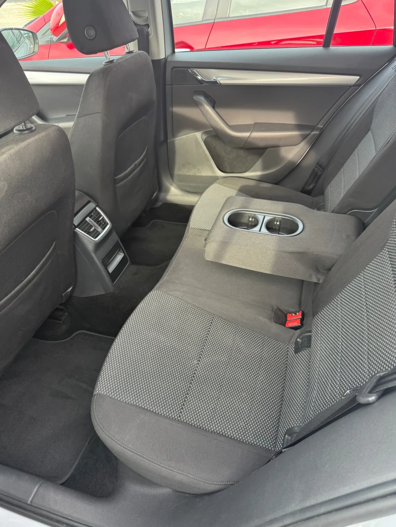 Skoda Octavia 1.6D, снимка 9 - Автомобили и джипове - 52915833