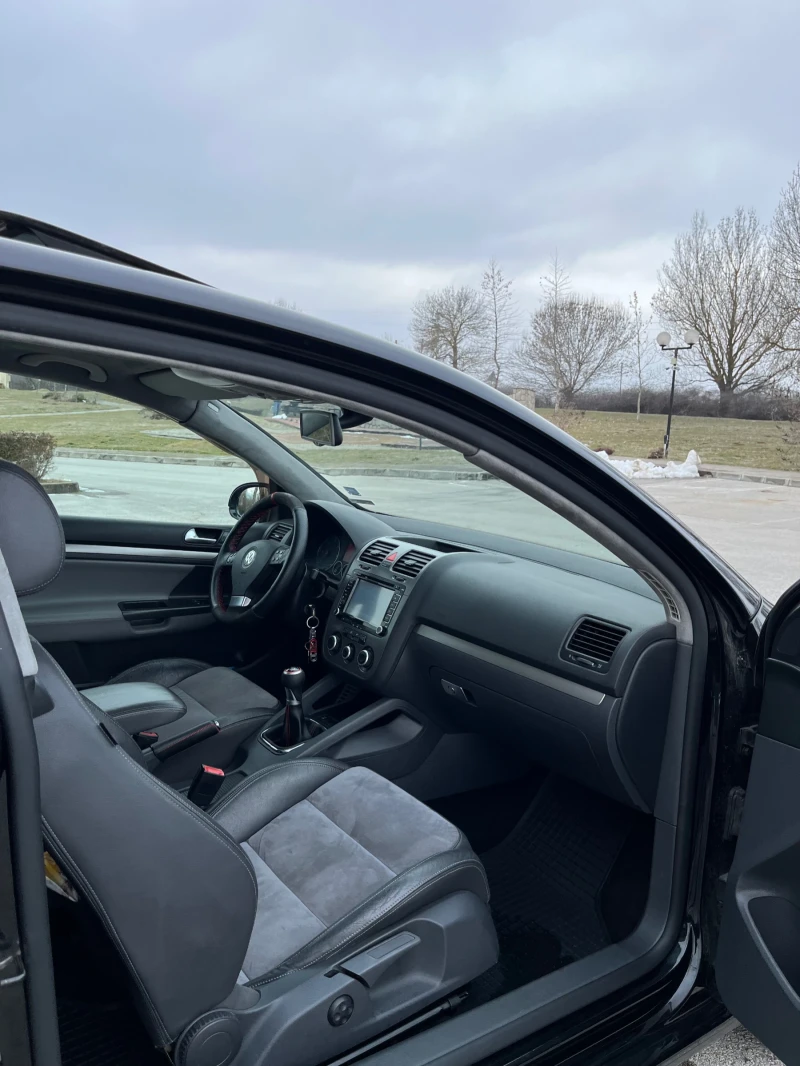 VW Golf 2.0TDI BMM 8v, снимка 2 - Автомобили и джипове - 52942728