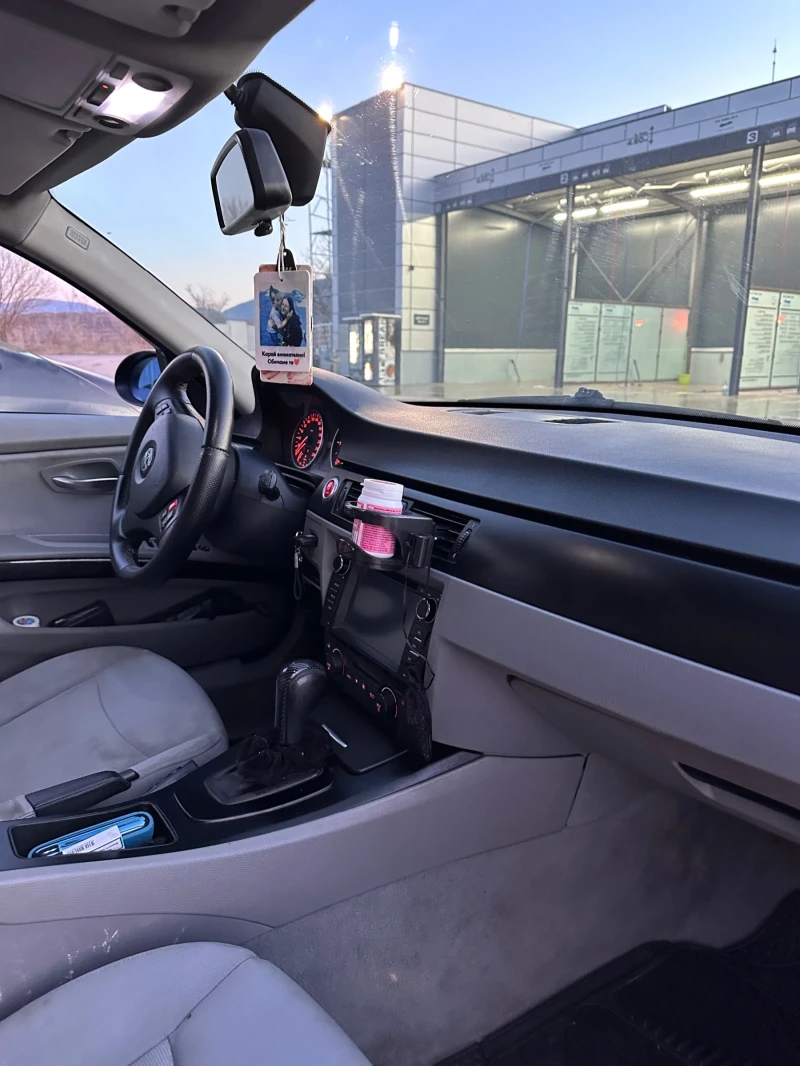 BMW 320, снимка 11 - Автомобили и джипове - 52958764