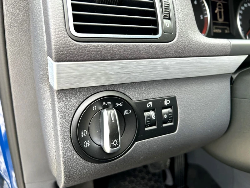 VW Touran, снимка 11 - Автомобили и джипове - 53035736