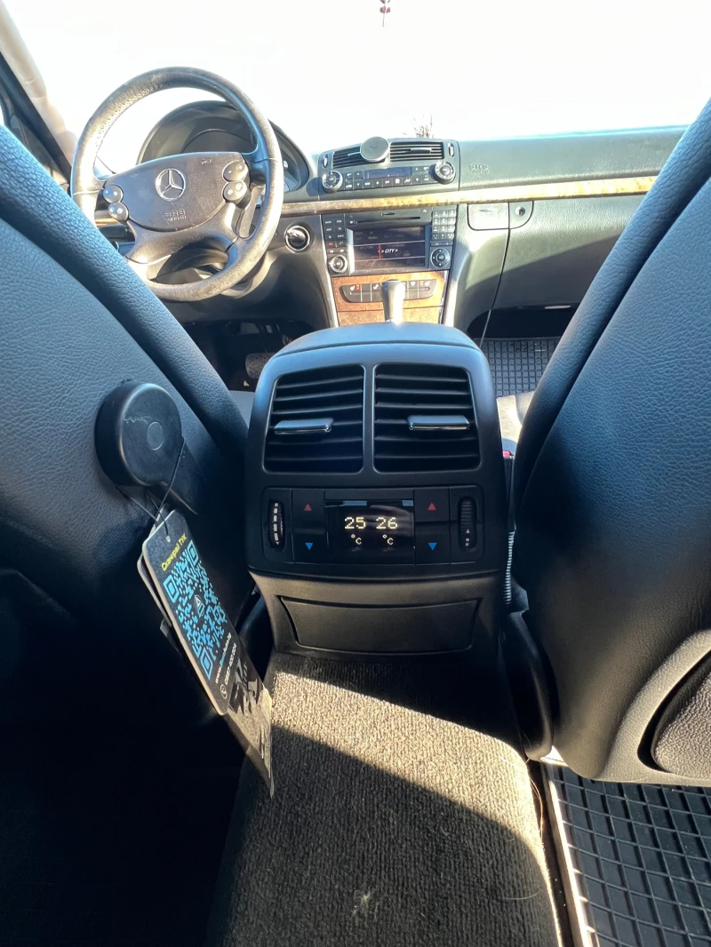 Mercedes-Benz E 280, снимка 7 - Автомобили и джипове - 53253729