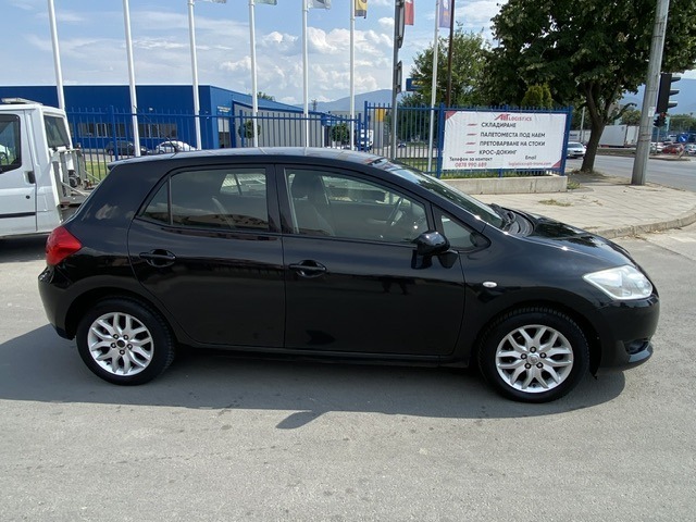 Toyota Auris 1.6i-125кс-TUV-ГЕРМАНИЯ-160х.км РЕАЛНИ С ИСТОРИЯ - изображение 5