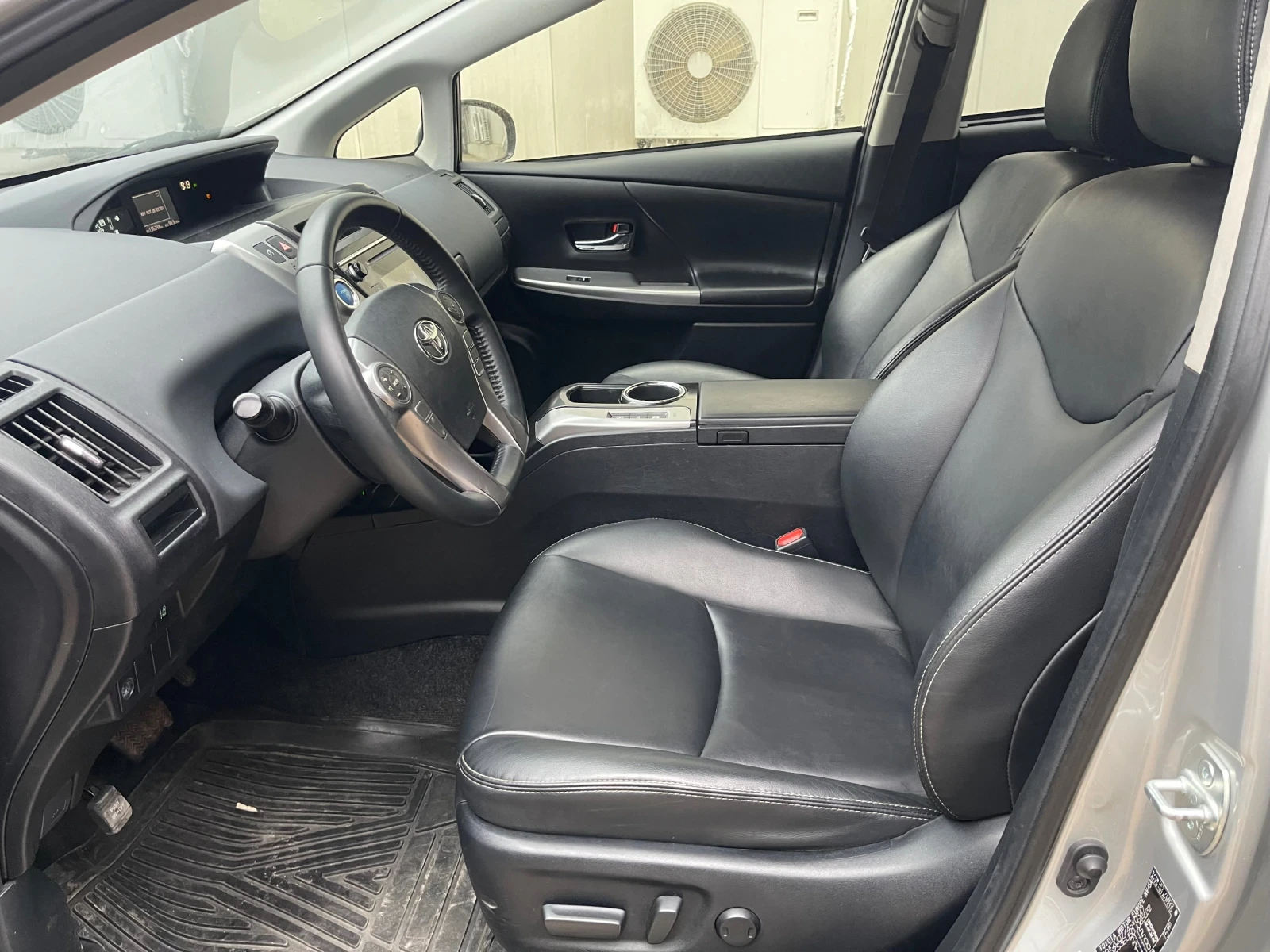 Toyota Prius Prius+  - изображение 6