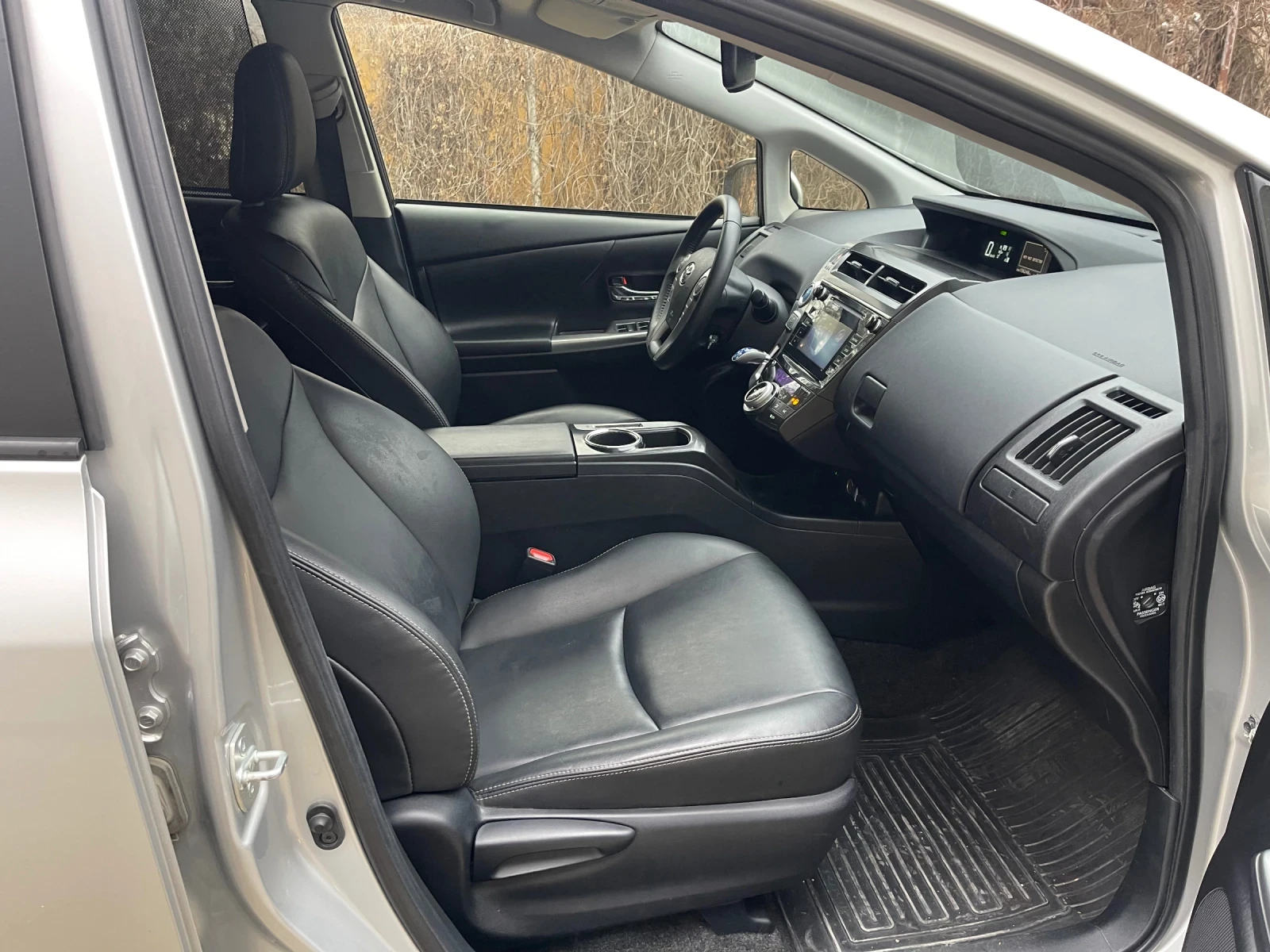 Toyota Prius Prius+ , снимка 14 - Автомобили и джипове - 53719499