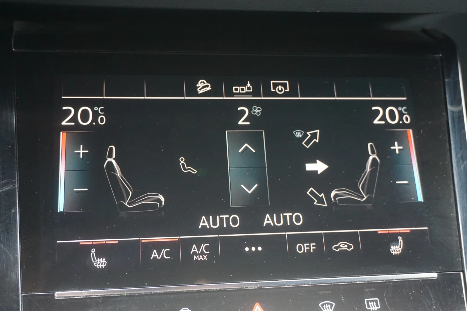 Audi E-Tron 55 Quattro 3хS-line| 408к.с.| B&О| Панорама| , снимка 15 - Автомобили и джипове - 54131755