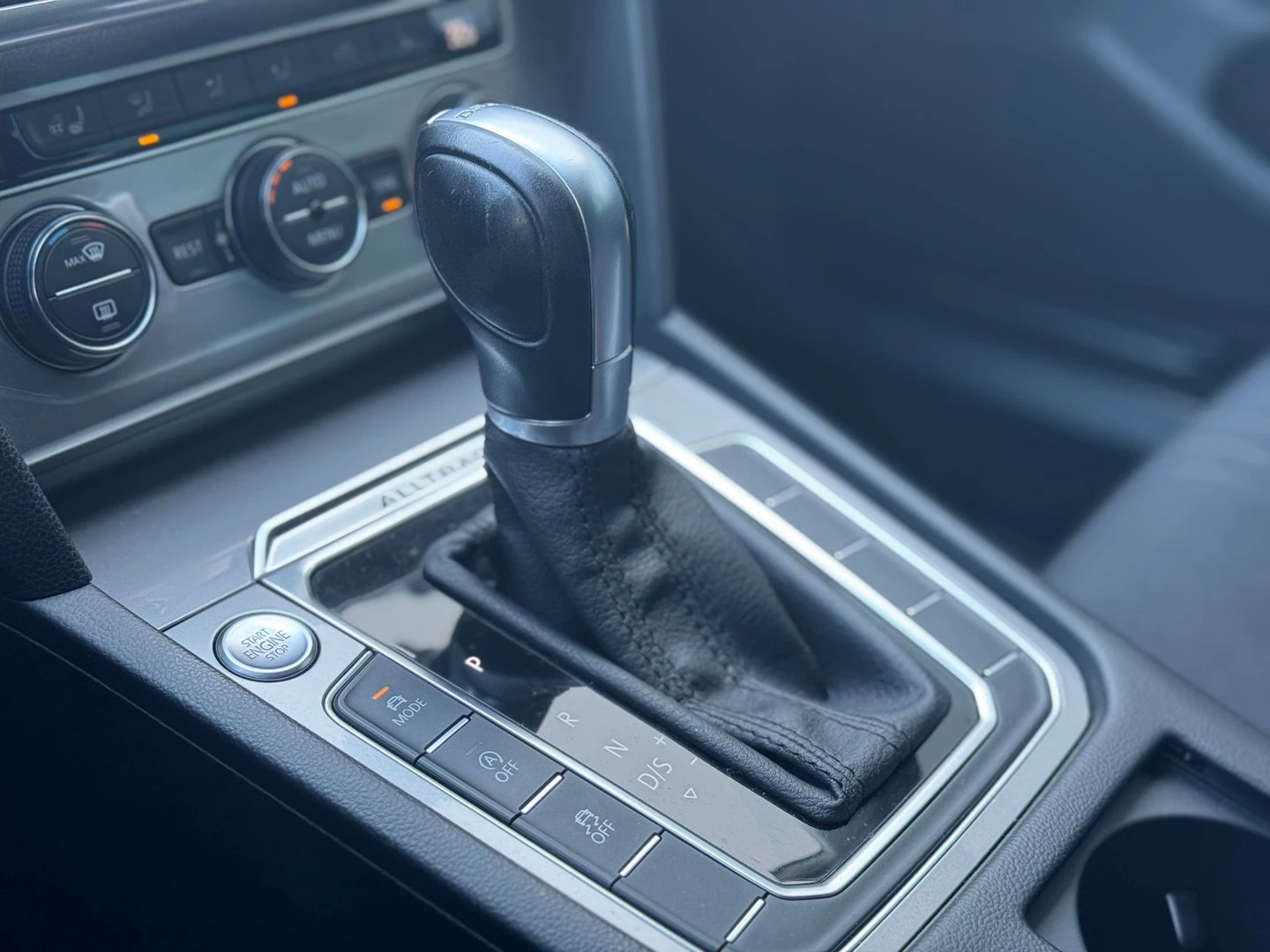 VW Passat 2.0TDI BMT 4MOTION - изображение 6