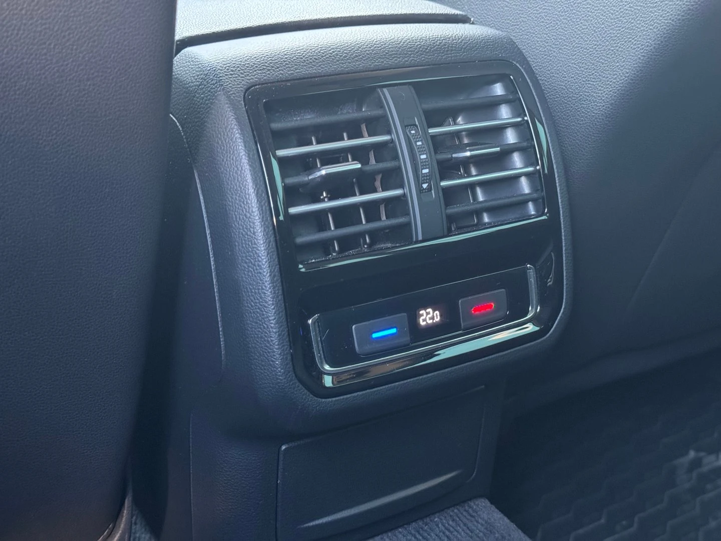 VW Passat 2.0TDI BMT 4MOTION - изображение 10